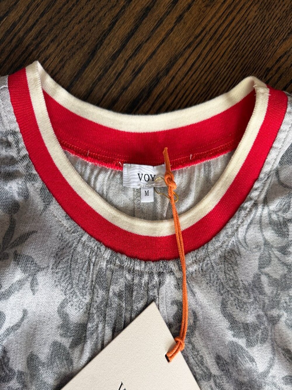 Floral Scallop Hem Contrast Top - Picture 3 of 6